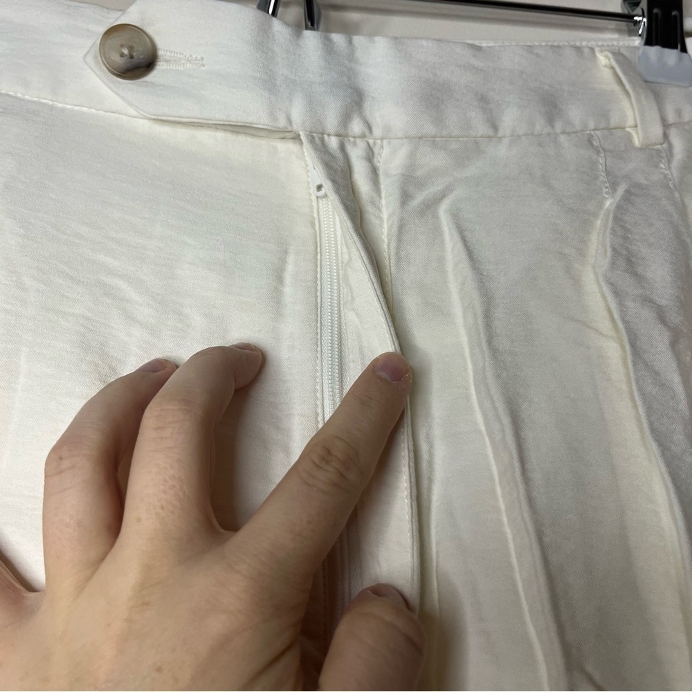 BANANA REPUBLIC High Waisted Minimalist Pleated Dressy Ivory Summer Shorts - Picture 3 of 10